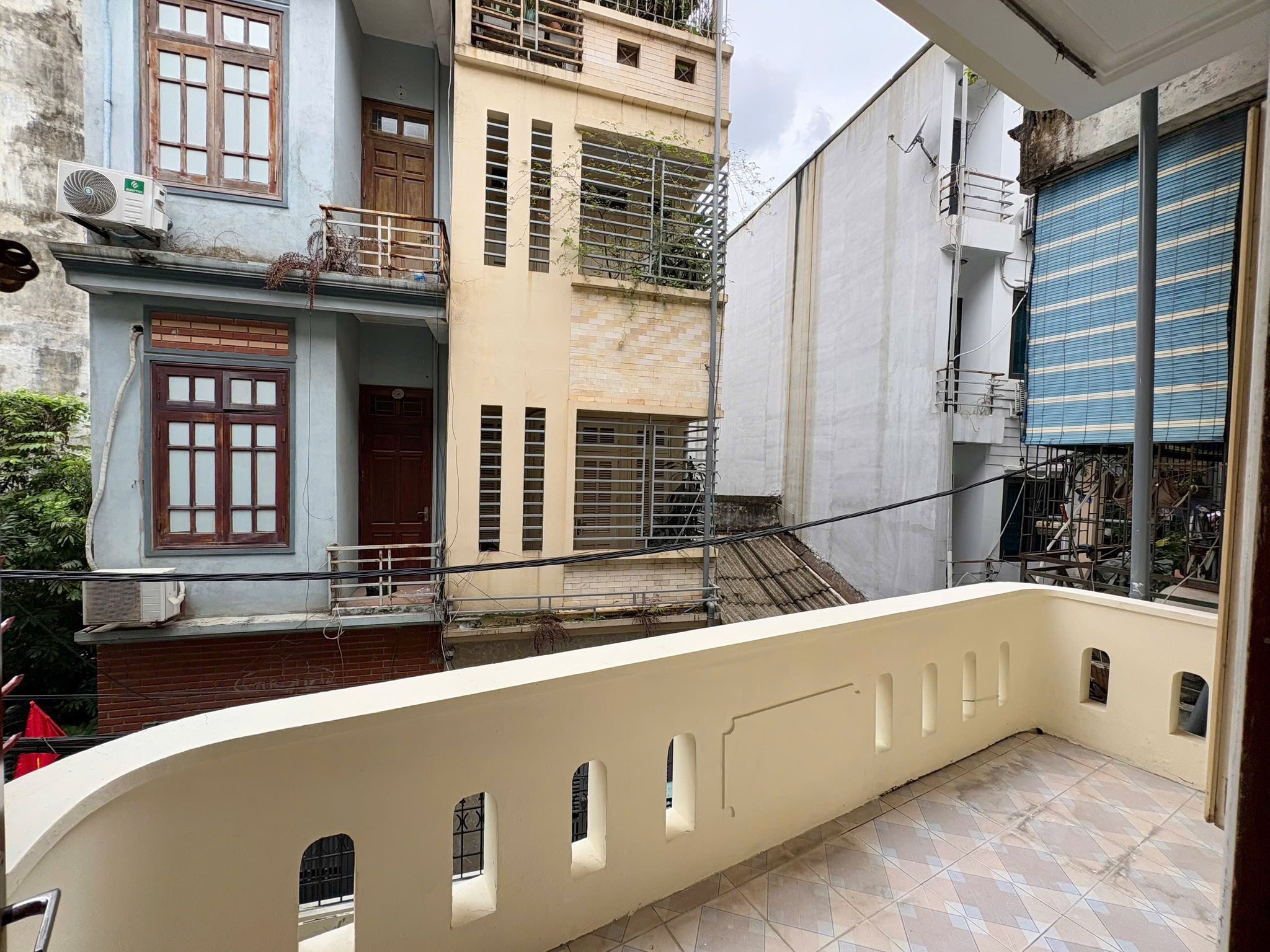 Cho thuê nhà ngõ Khương Đình, 3 tầng x 50m2, 2 ngủ, KD online, VP. Công ty, ở gđ 12.5 triệu - Ảnh 3